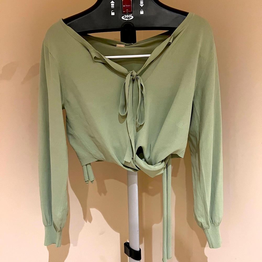 Cult Gaia top Multiple ways of wearing